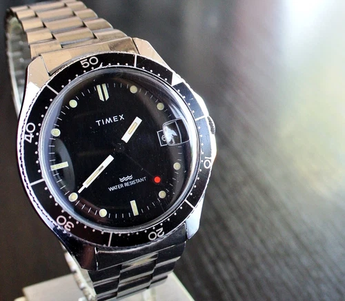 VINTAGE TIMEX 1980s SPORT DIVER DATE MECHANICAL WIND UP MEN'S SS BRACELET WATCH