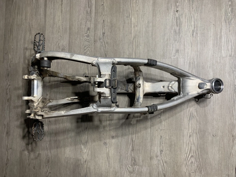 Suzuki RMZ450 2014 cuadro mainframe chasis carrocería 8646 S63 Foto 3 de 4