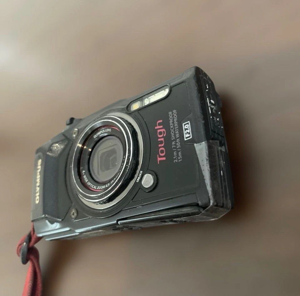 4540 Olympus Tough TG 5 negro Foto 2 de 4