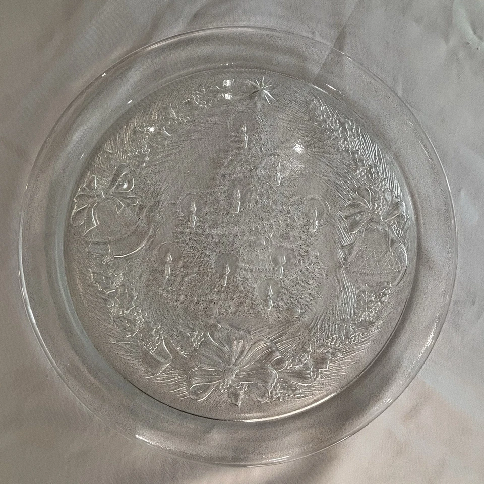 Plato de Navidad de colección Duralex “Campanas y Arcos” 13 pulgadas vidrio templado Francia  Foto 3 de 4