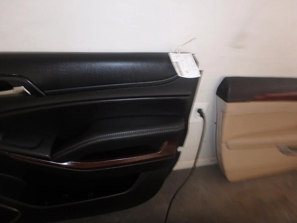 2017 GMC Yukon Front Right Passenger Side Door Trim Panel Black Leather w/Power Foto 3 de 4