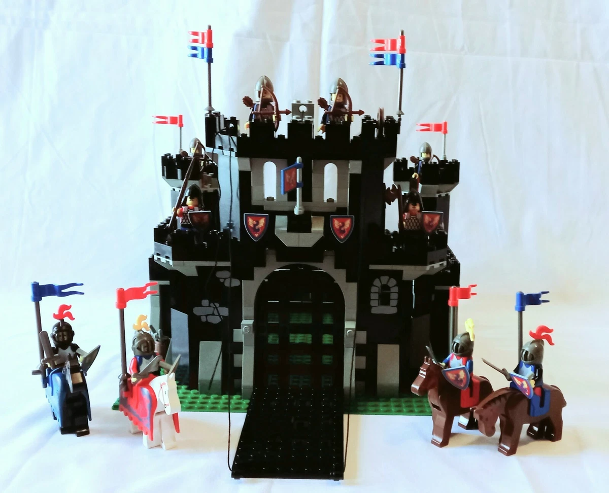 1988 LEGO LEGO 6085 BLACK MONARCH S CASTLE COMPLETE