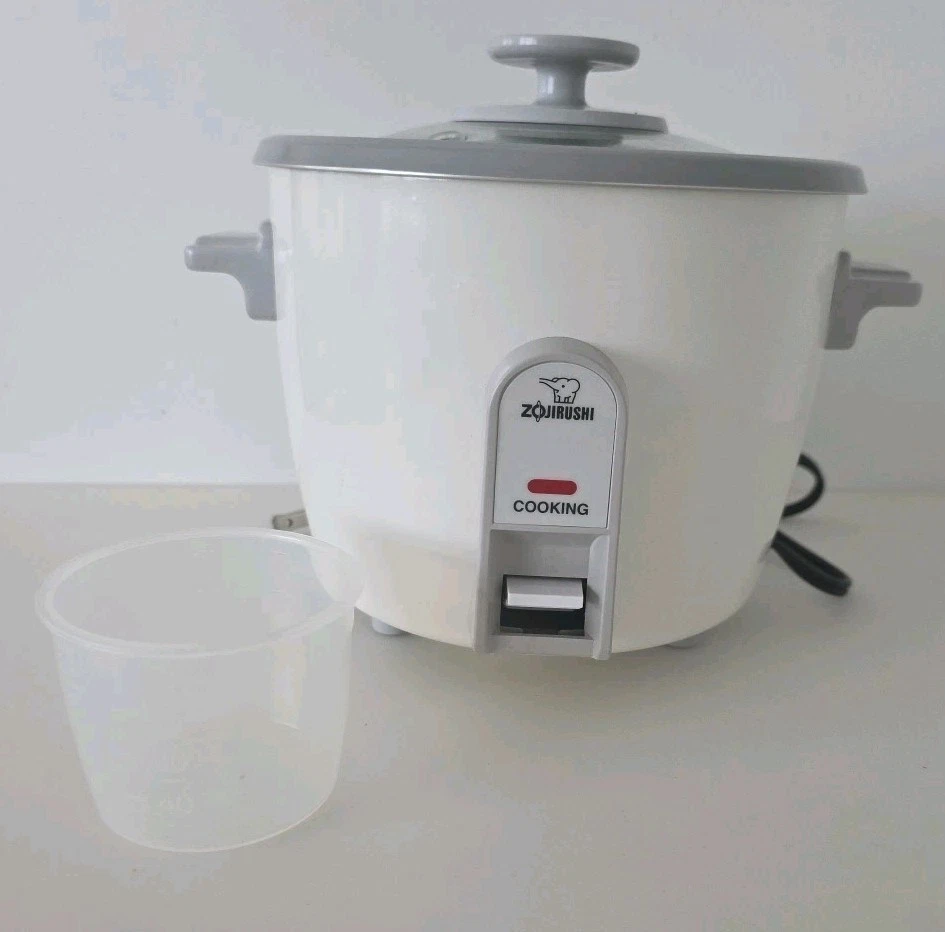 Zojirushi NHS-06 3-Cup Rice Cooker w/ Measuring Cup TESTED
Opens in a new window or tab