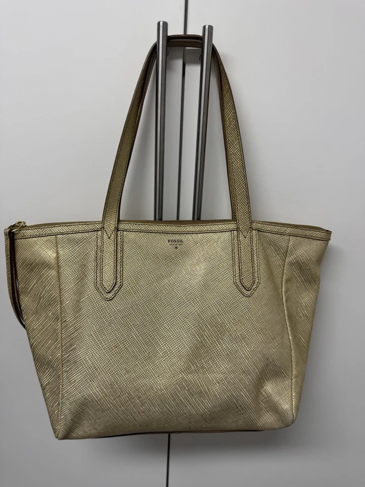 Bolso de hombro Fossil para mujer Sydney Shopper de cuero dorado metálico LG Foto 4 de 4