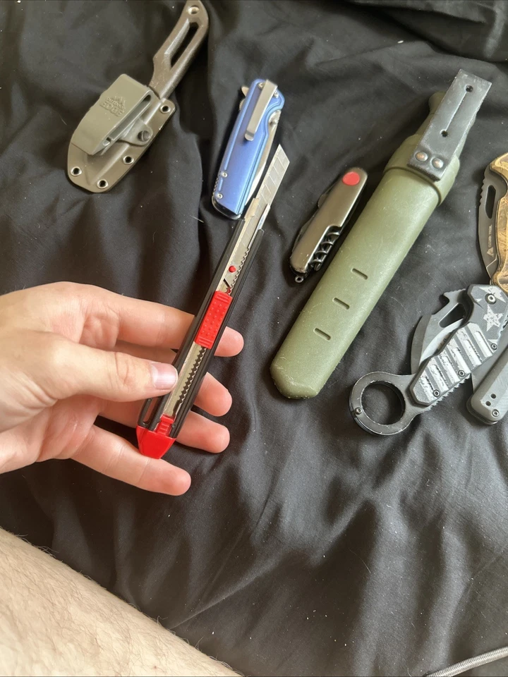 Este es un lote de 13 cuchillos incluyendo marcas como Outdoor Edge Morakiv Ozark Más Foto 3 de 4