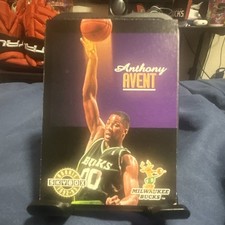 SkyBox 1992-93 Anthony Avent Rookie #368 Milwaukee Bucks Basketball Card. rookie card picture