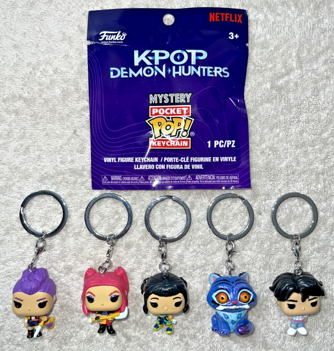 K POP DEMON HUNTERS MYSTERY POCKET POP KEYCHAIN SET OF 5 **NEW
