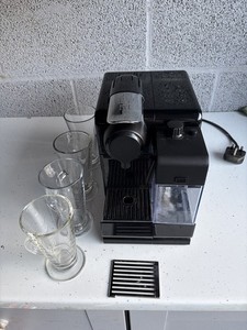 DeLonghi Nespresso Lattissima Touch Pod Kaffeemaschine EN550.BM. funktionstüchtig. Sauber
