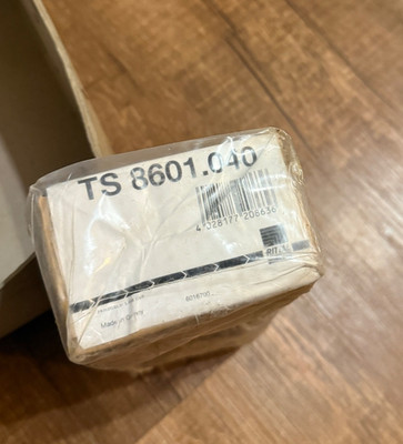 Rittal TS 8601.040 Base Cover, Side, 100 Mm / OVP