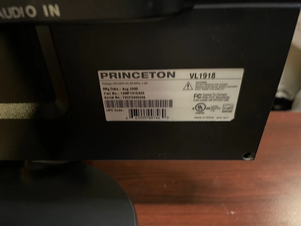 RARE - Princeton Digital VL1918 LCD Monitor - 19" - VGA/DVI-D - speakers - Image 3 of 4