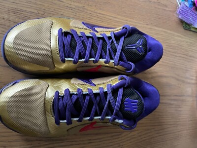 Nike kobe undefeated sneakers size