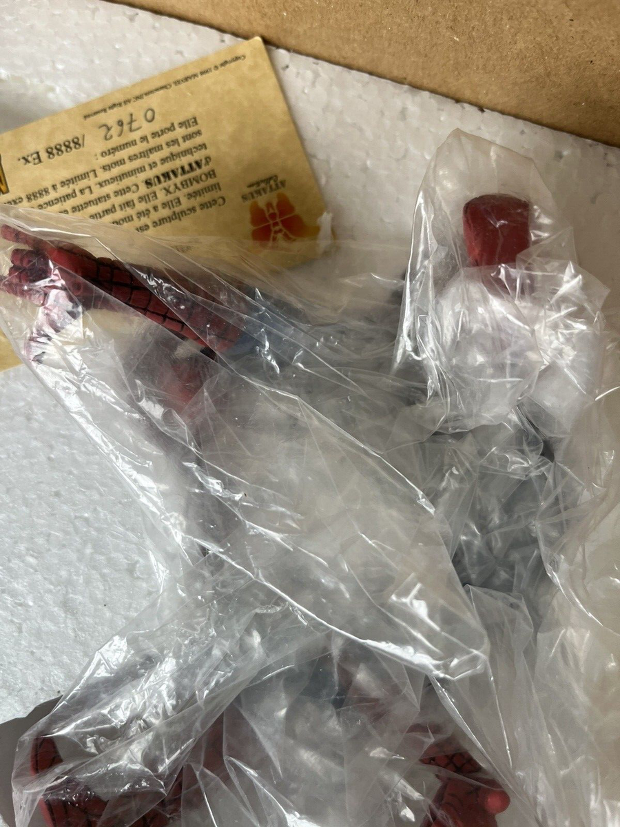 Attakus Spider-man on gargoyle statue MIB 1997 UNUSED Marvel C762