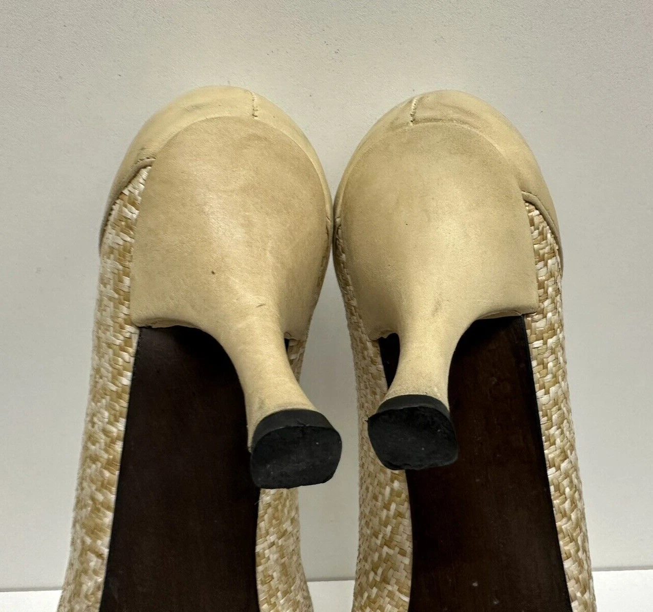 STUART WEITZMAN women size 8.5 N beige leather & jute open toe kitten heel shoes