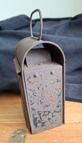 VINTAGE JOHN PHILLIPS LIGHT OF LONDON RAILWAY LANTERN LAMP COMPLETE WITH BURNER - Picture 3 of 10