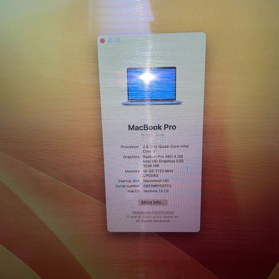 MacBook Pro 15 2016 2,9 GHz i7 16 GB 2 TB Radeon Pro 460 4 Gb gráficos Intel HD Foto 3 de 4