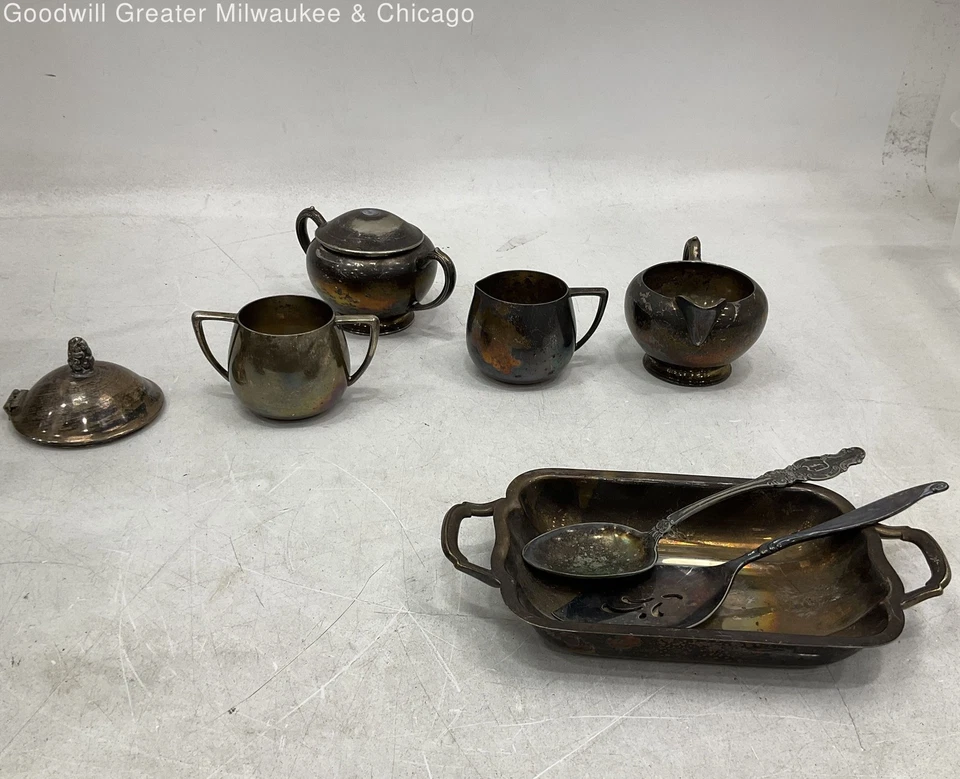 Juego de té y piezas para servir surtidas de platos de plata Foto 2 de 4