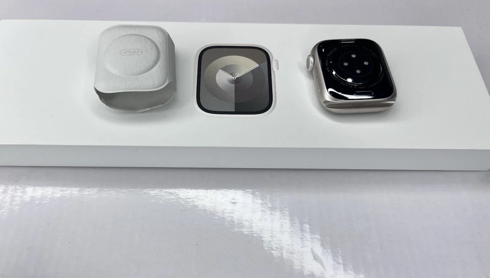 Apple Watch Series 9 GPS 41 mm - Estuche de aluminio Starlight + Correa deportiva - S/M Foto 3 de 4