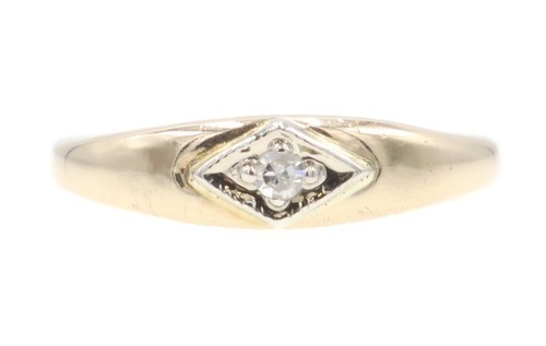 Child's 10KT Yellow Gold 0.02 Ctw Solitaire Round Cut Diamond Estate Ring Size 2