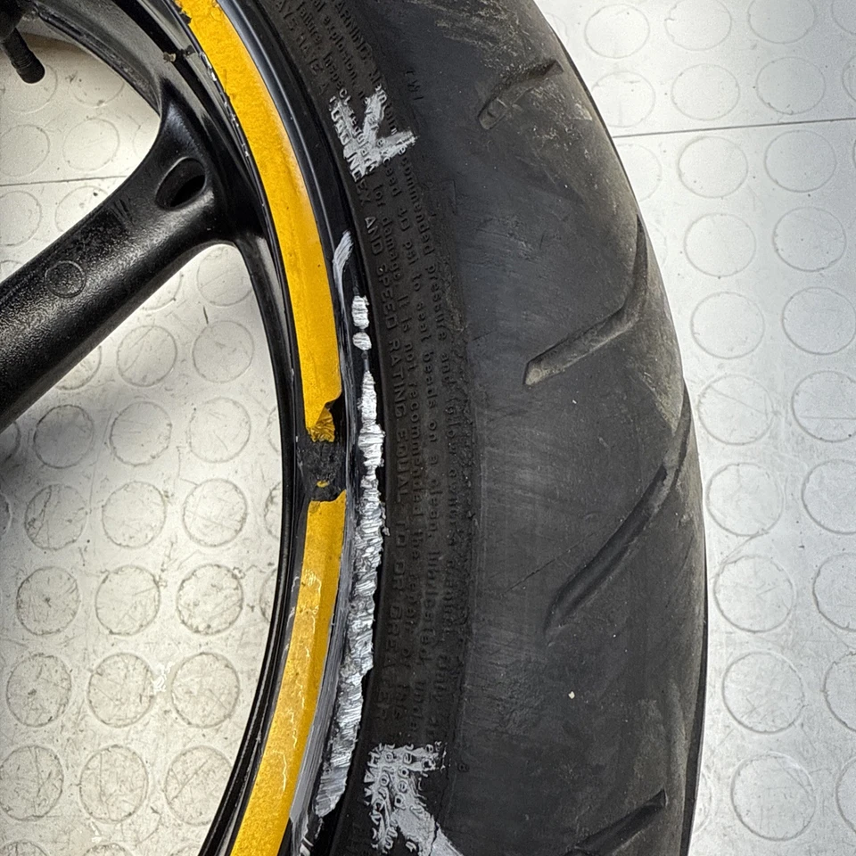 2008-2019 SUZUKI GSXR 600 750 FRONT WHEEL RIM W MICHELIN TIRE Straight Road Rash - Image 4 of 4