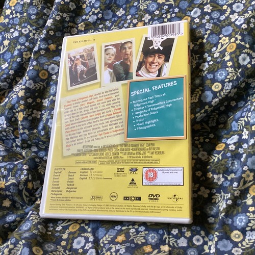 Fast Times At Ridgemont High 18 DVD Region2 UK And Region 4. Phoebe Cates Bikini - Picture 2 of 3
