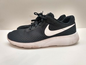 nike tanjun gs 818381