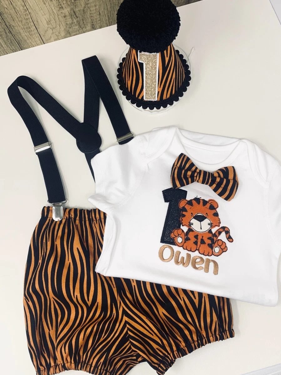 Safari cake sales smash outfit