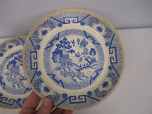 15 VINTAGE BLUE WILLOW 7" DESSERT CAKE PAPER PLATES ~ NOT USED - Picture 2 of 4