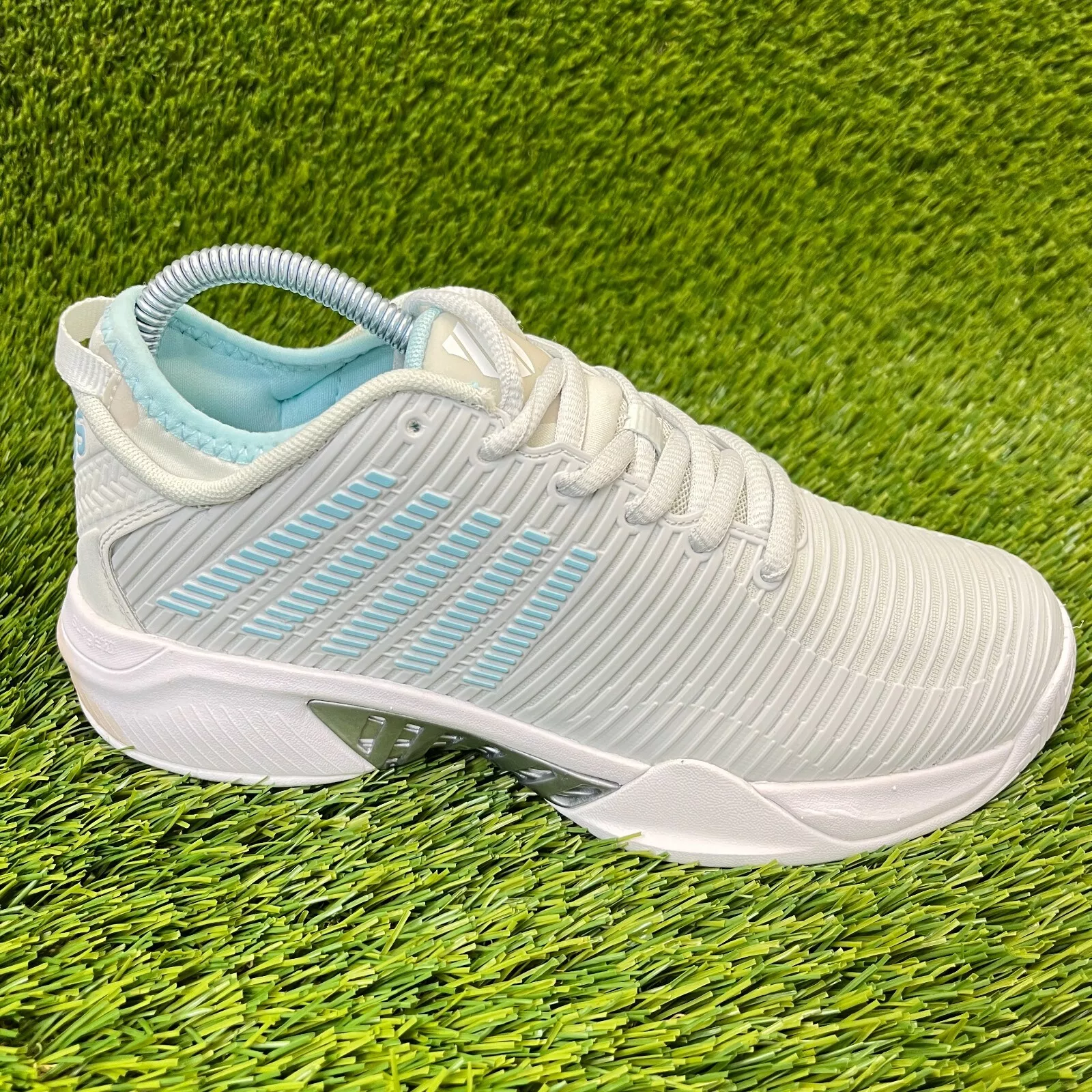 Baskets de tennis de course grises K Swiss Hypercourt Supreme pour femme pointure 7
