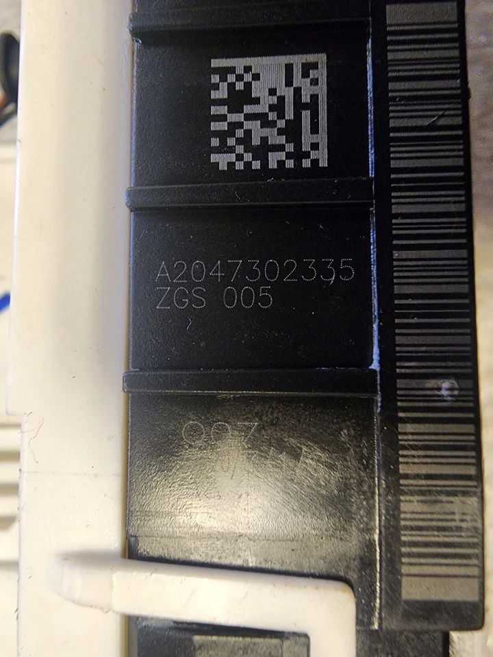 Actuador de cierre de puerta trasera izquierda Mercedes-Benz Clase C C300 2010 fabricante de equipos originales Foto 3 de 4