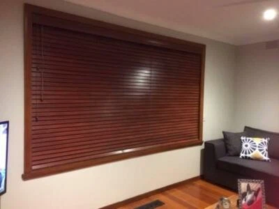 Oak Timber Venetians With Pelmet 25 Each Curtains Blinds