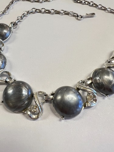 Vintage CORO Pearly Gray Thermoset Lucite Silvertone Link Choker Necklace - Picture 2 of 11