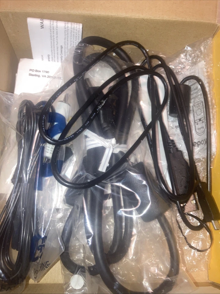 Kodak Zx1 Pocket Camcorder - Black/Red 720P HD - Image 3 of 4