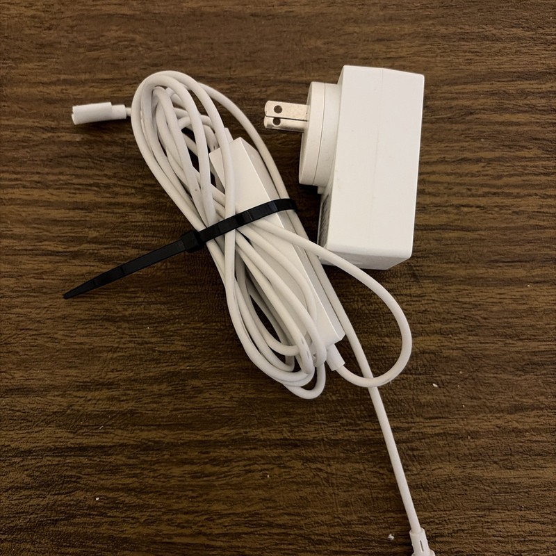 LED Lightstrip RGB + Tunable White, Wi-Fi Connection PLUG AND CONNECTOR ONLY