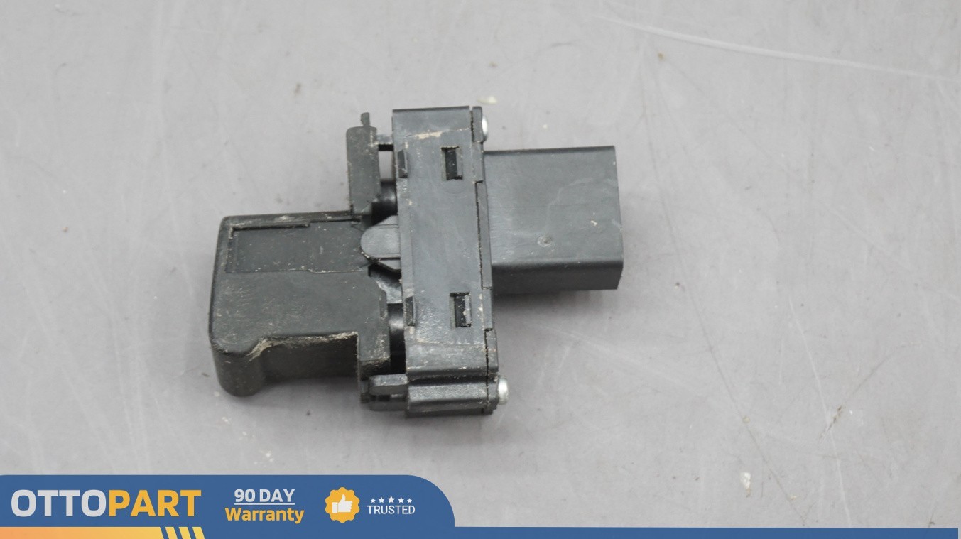 2003-2013 Maserati Quattroporte M139 Rear Right Side Window Switch Control OEM