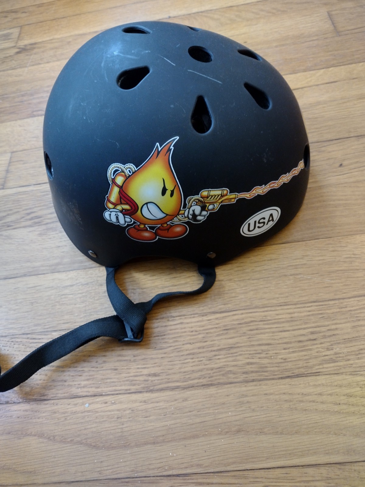 Adult large world industries skateboard helmet