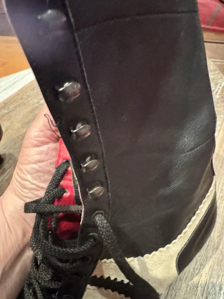 Botas de cuero raras vintage de principios de siglo hechas a mano en Italia con cordones para damas. Foto 4 de 4