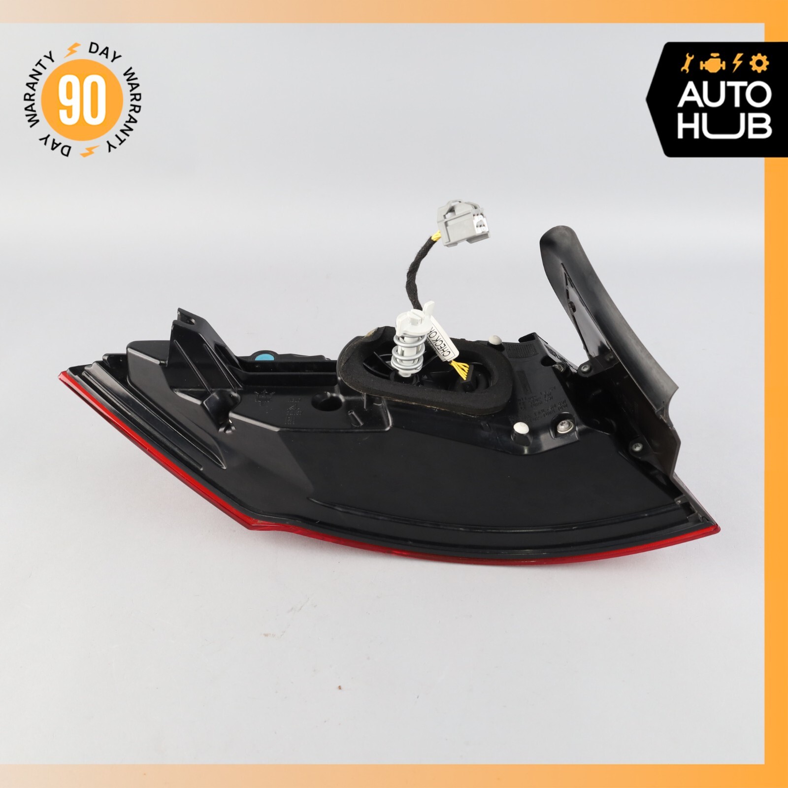 17-20 Maserati Levante M161 Outer Tail Light Lamp Right Passenger Side OEM 64k