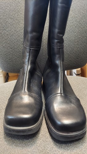 new LA CANADIENNE Cap Toe Shearling Winter Boots Black Leather size 7 Ret. $525 - Picture 2 of 5