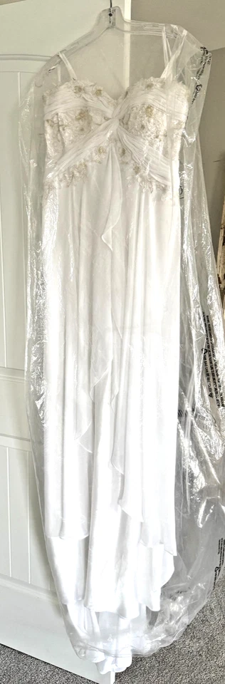 Vestido de novia Mon Cheri (talla 10) nuevo Foto 2 de 4