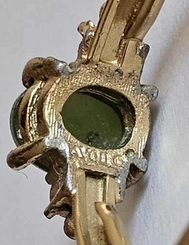 Vintage Avon Simulated Jade & Rhinestone Gold Tone Ladies Ring - Picture 7 of 7