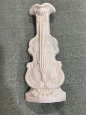 VINTAGE IMPERIAL MILK GLASS CELLO (VIOLIN)  HIGH VASE/DECANTER 8 3/4" GD COND