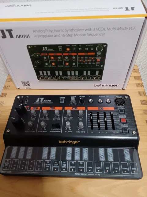 Behringer JT MINI Synthétiseur analogique