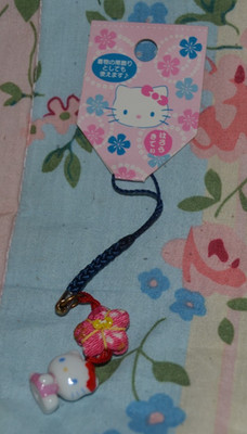 Brandneu mit Etikett Vintage 2005 Sanrio Hello Kitty Netsuke Kimono Keramik Anhänger Telefon Schlüsselanhänger