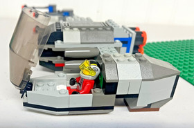 LEGO Star Wars: B-Wing at Rebel Control Center (7180) w/instructions. No box