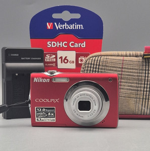 Nikon Coolpix S3300 - günstige Kompaktkamera in acht Farben
