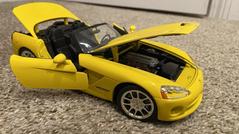 Dodge Viper Srt-10 Fast and The Furious ERTL Racing Champions 1 escala 18 2003 Foto 2 de 4