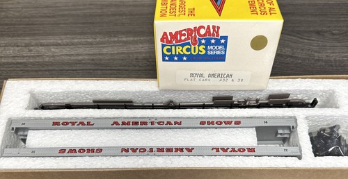 American Circus/Walthers Train Kit Flat Car 2 Units Royal American #32 & 38 NIB