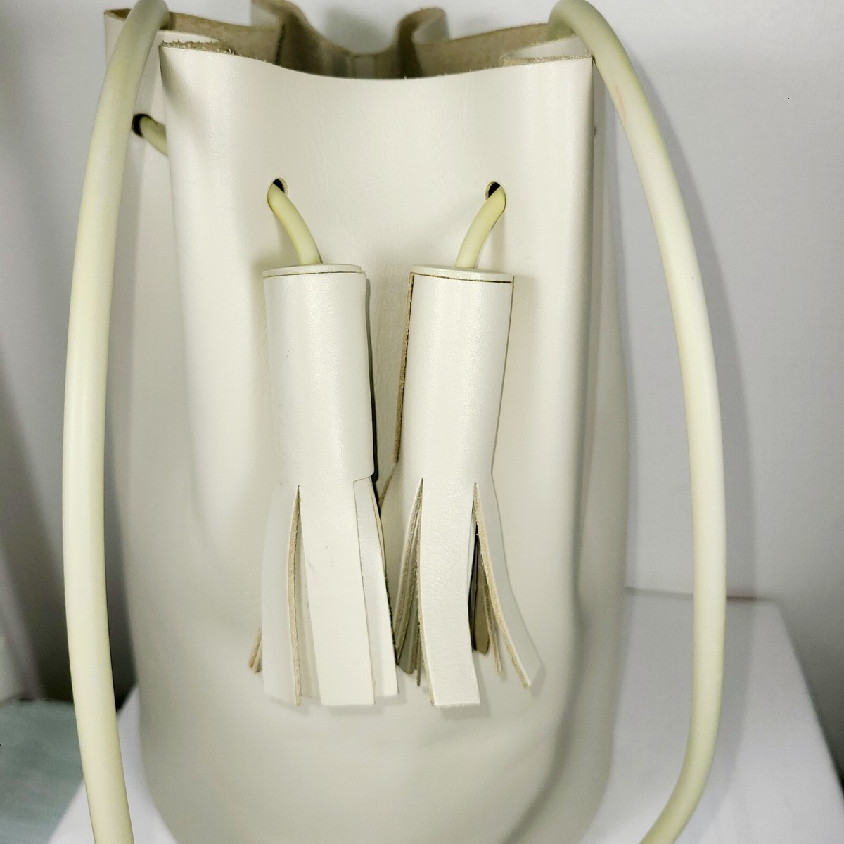 BUILDING BLOCK LARGE NEUTRAL LEATHER BUCKET BAG 