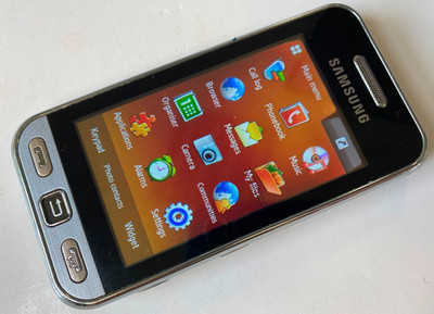 Samsung S5230 Tocco Lite Handy ENTSPERRT silber - funktioniert mit Pixellinien