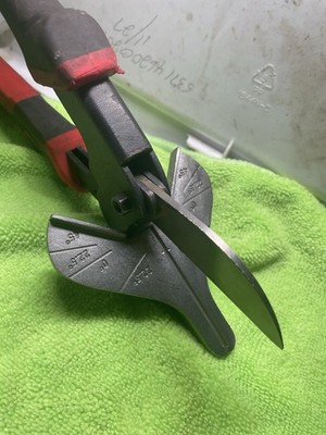 NICE Craftsman Miter Snips CMHT73757 w/ built-in angle guide -